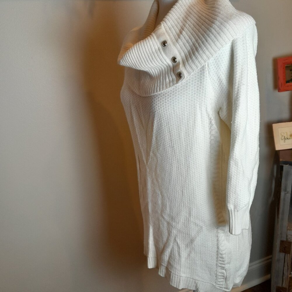 EUC White House Black Market Cable Knit Sweater SO SOFT! - Picture 4 of 7
